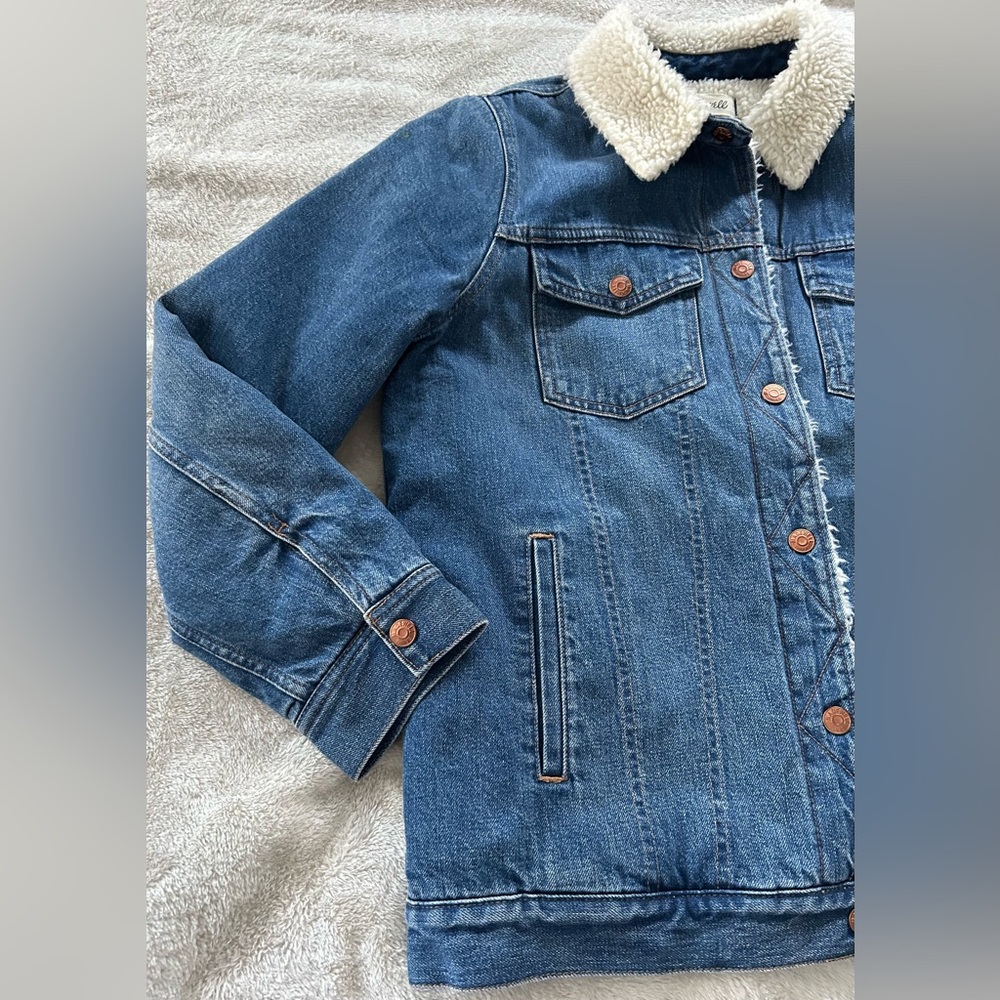 Madewell The Oversized Jean Jacket: Sherpa Edition - Picture 7 of 16